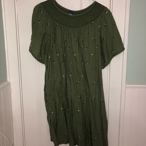 Old navy embroidered green dress. Pockets, high neck, beautiful sage green